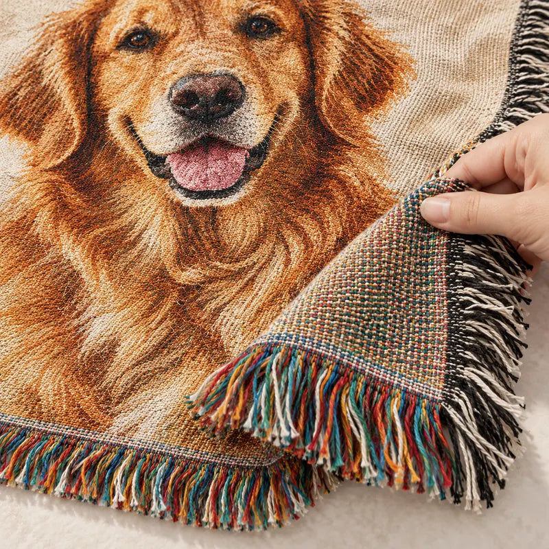 Close-up of the woven portrait with the reverse side and multicolor fringe turned over